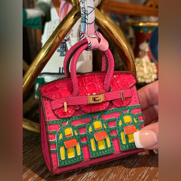 Micro Purse key fob earbuds holder made of leather & goldtone hardware Approx 3” - Picture 2 of 8